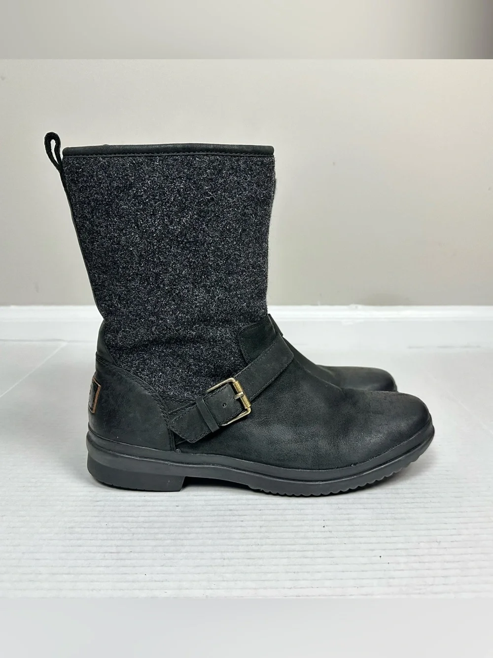 UGG Women's Robbie Mid-Calf Boots Size US 8.5